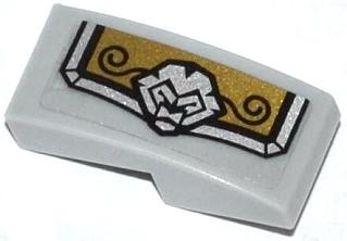 Slope, Curved 2 x 1 x 2/3 with Gold and Silver Armor Plate with Lion Head and Black Swirls Pattern Model Right Side (Sticker) - Set 70123, 11477pb003R Light Bluish Gray U