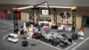 LEGO Speed Champions 75911 Пункт техобслуживания McLaren Mercedes
