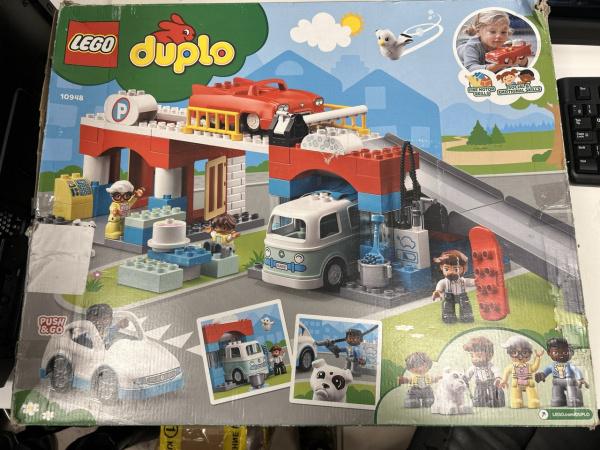 Конструктор LEGO DUPLO Town 10948 Гараж и автомойка УЦЕНКА ( повреждение коробки )