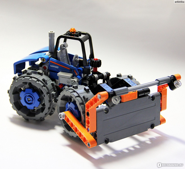 Конструктор LEGO Technic 42071 Dozer Compactor