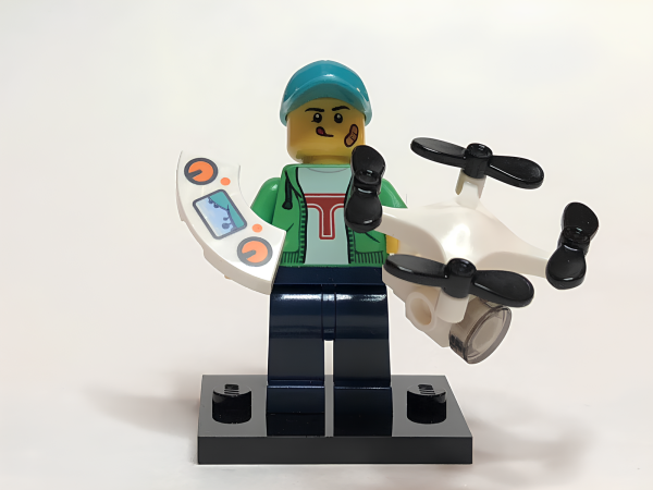 Минифигурка Lego Drone Boy, Series 20 col20-16