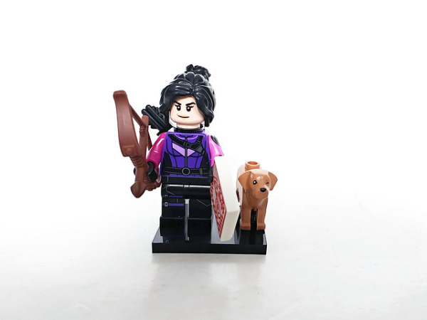 Минифигурка LEGO Minifigures 71039 Kate Bishop, Marvel Studios, Series 2 colmar2-7
