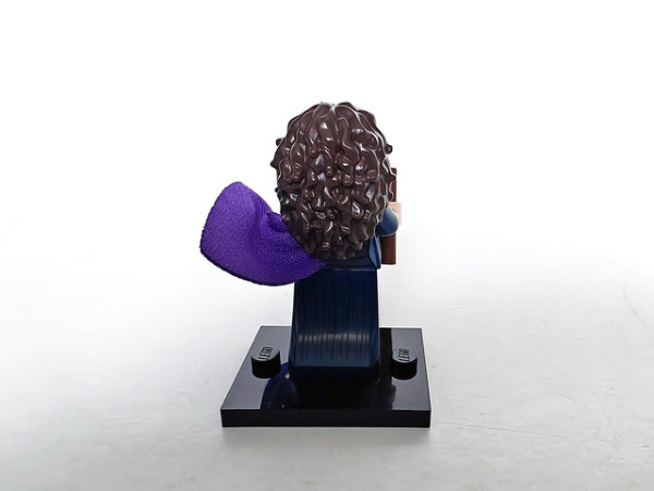 Минифигурка LEGO Minifigures 71039 Agatha Harkness, Marvel Studios, Series 2 colmar2-1
