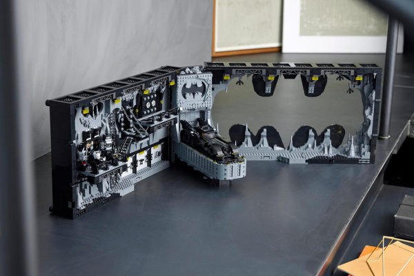 Конструктор LEGO Batman 76252 Бэтпещера