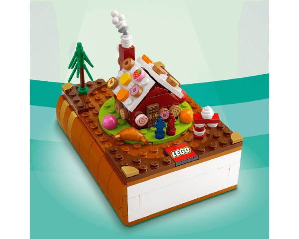 Конструктор LEGO Bricktober Fairy Tale Set 1/4 - Hansel and Gretel